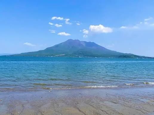 磯海水浴場ガイド|仙巌園近く、桜島を望むレトロな人工ビーチ