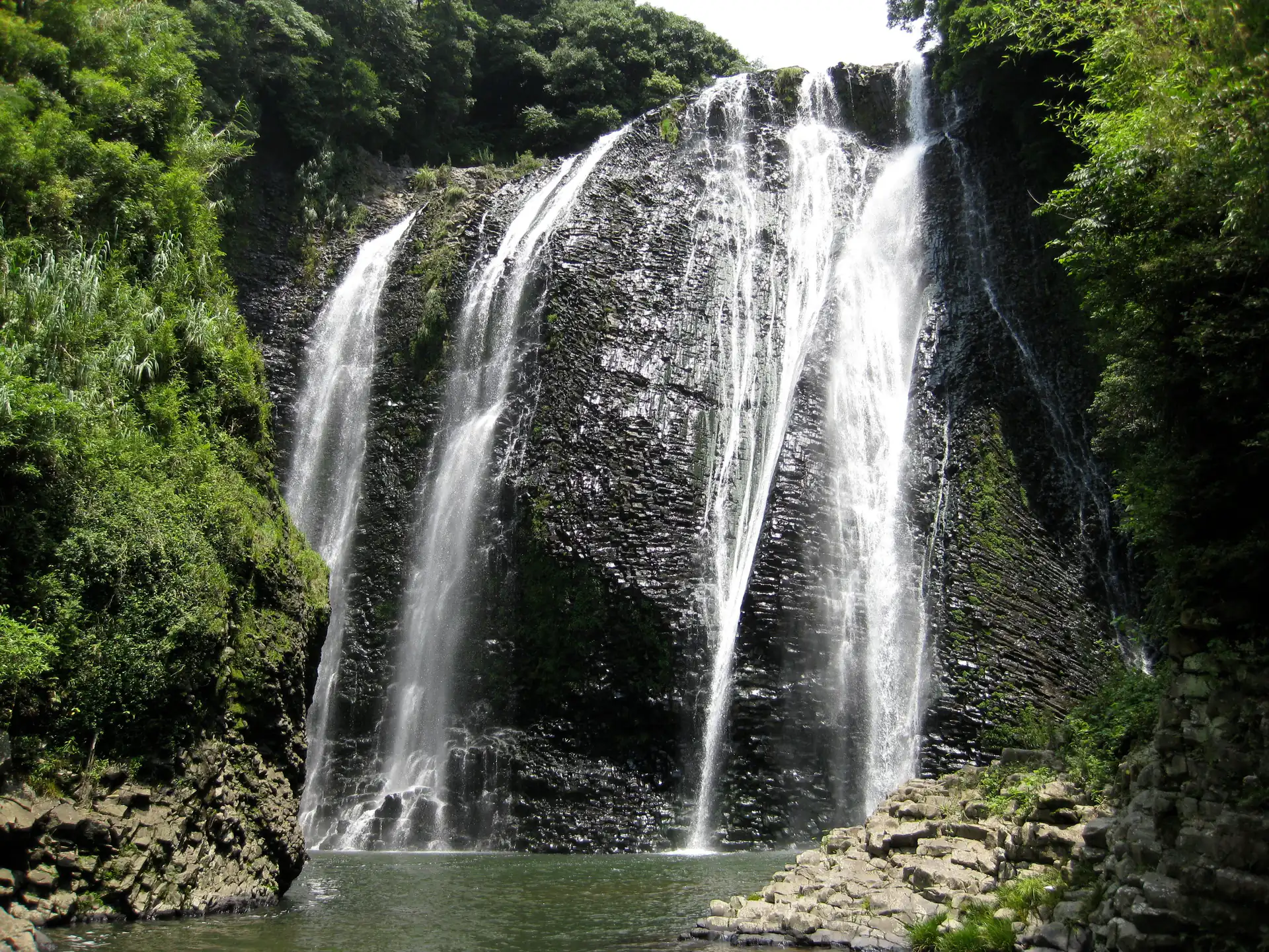 姶良の自然観光ガイド|龍門滝と重富海岸のみどころめぐり