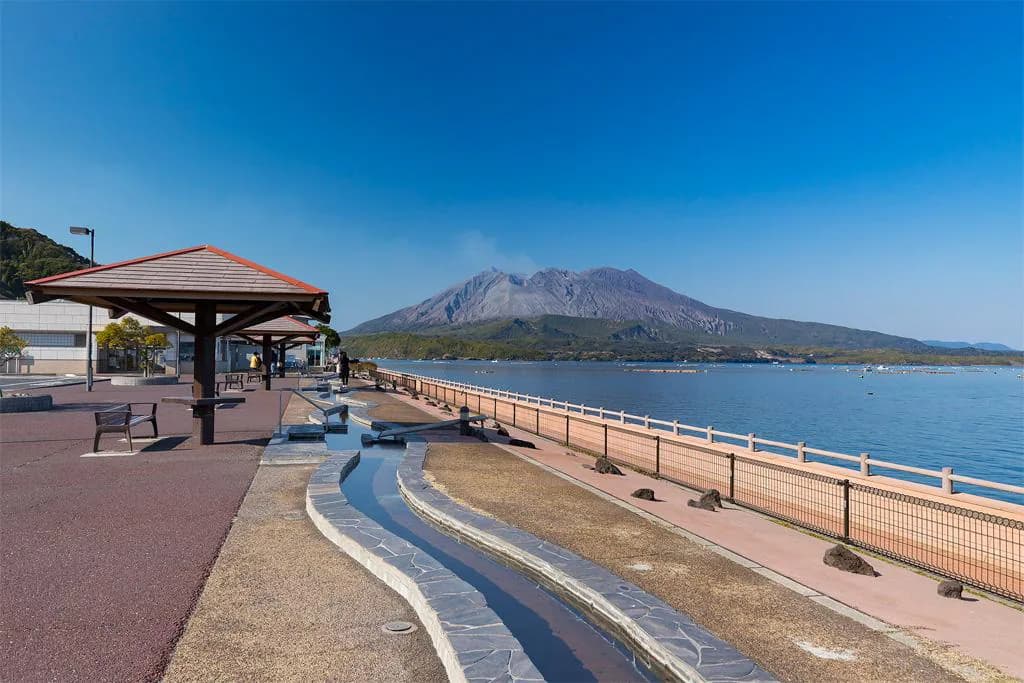 道の駅たるみずで足湯とグルメ 桜島を望む絶景休憩スポット